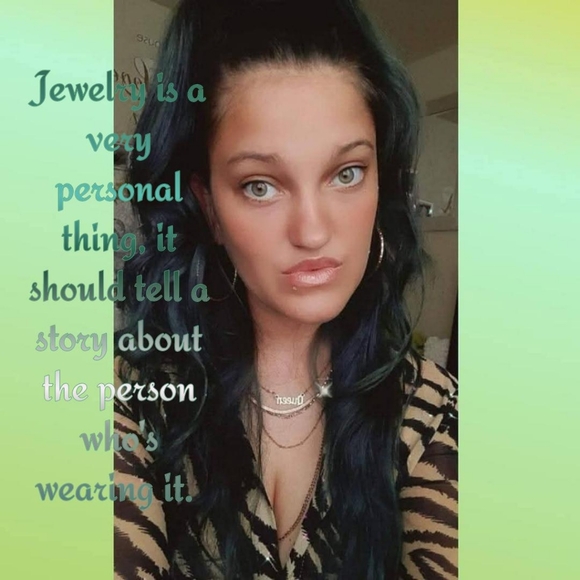 Meet your Posher, Cami - Picture 3 of 3